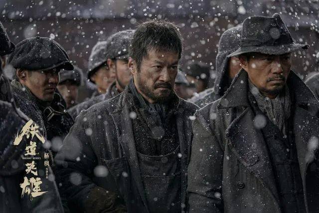 王宝强读抗日英雄谢晋元家书王宝强读抗日英雄谢晋元的家书，是一种具有深刻历史意义和文化内涵的行为。这不仅是对历史的回顾，也是对英雄精神的传承和弘扬。